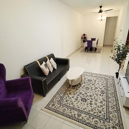 Orked Homestay Seri Iskandar Esterno foto